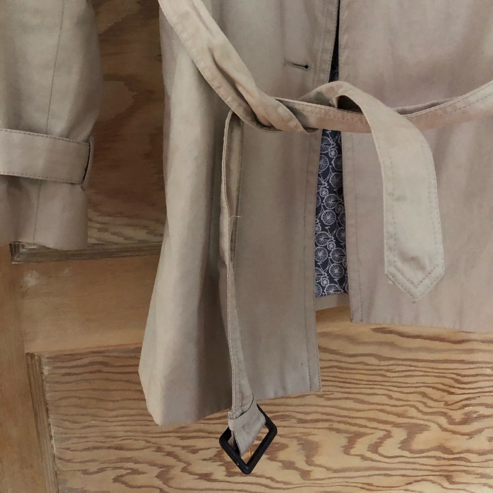 Banana Republic Khaki trench Coat - Picture 2 of 3